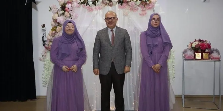 Hafız öğrencilere taç giydirildi