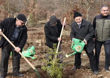 Üç emekliden örnek davranış