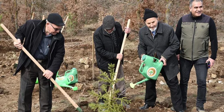 Üç emekliden örnek davranış
