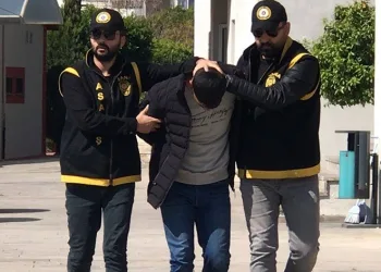 Evin tapusunu isteyen ağabeyini katletti