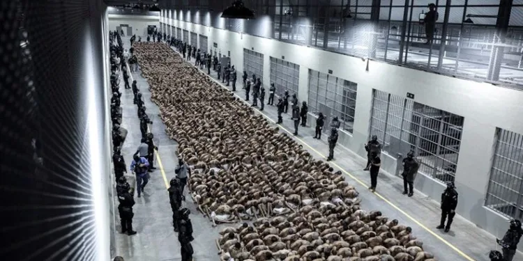Mega hapishanenin nüfusu arttı