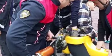 Eğlenmek için bindiği salıncak kabusu oldu