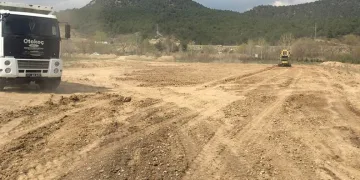 Doğal futbol sahası tamamlanmak üzere