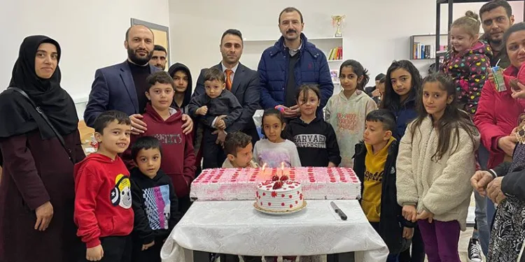 Depremzede çocuklara moral günü