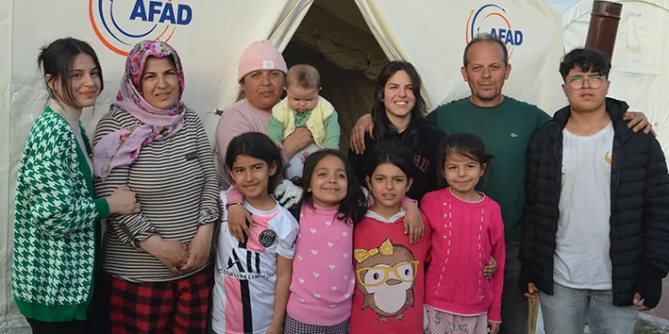 Çadırda yaşayan aile, depremi anlattı