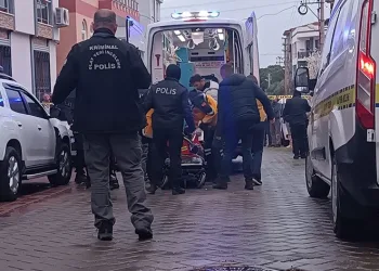 Önce eşini sonra kendini vurdu