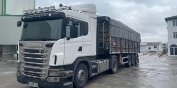 Afet bölgesindeki besicilere yem desteği