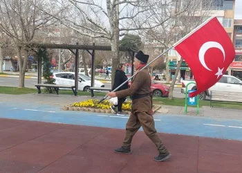 5 yıldır Çanakkale’ye yürüyor