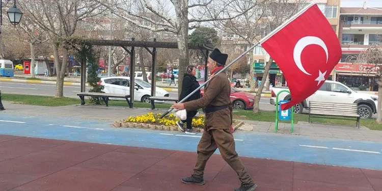 5 yıldır Çanakkale’ye yürüyor