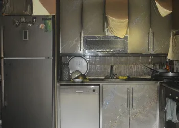 Sobadan çıkan kıvılcım evi yaktı