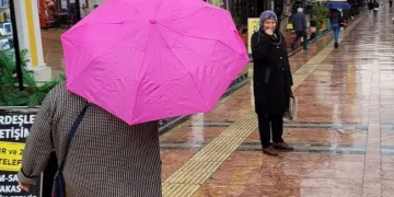 Aydın’da doluyla karışık sağanak yağış