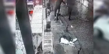 Galata’da dehşet anları kamerada
