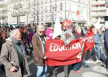 Fransa’da göç yasası protesto edildi