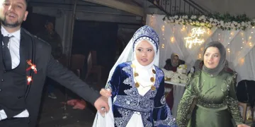 Sosyal medyada tanıştı Denizli’ye gelin geldi