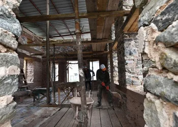 Tarihi mescid gün yüzüne çıkıyor