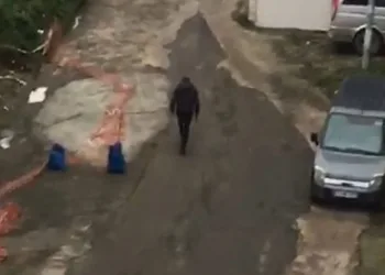Tartıştığı şahsı sokak ortasında vurdu