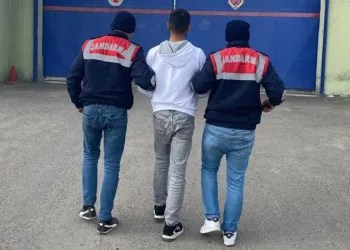 Sahte jandarmayı, gerçek jandarma yakaladı