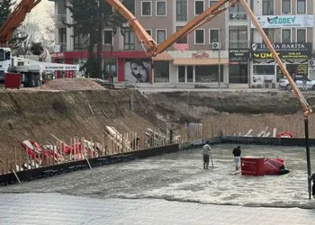 Merkez park şekilleniyor