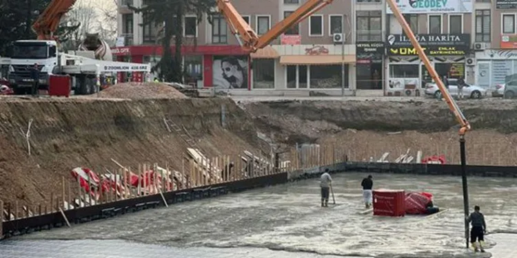 Merkez park şekilleniyor
