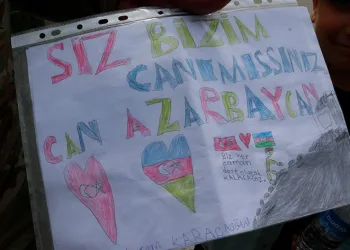 Azerbaycan arama-kurtarma ekibi ülkelerine uğurlandı