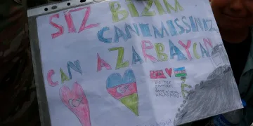 Azerbaycan arama-kurtarma ekibi ülkelerine uğurlandı