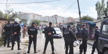 Polisten şafak operasyonu