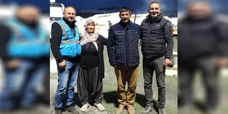 O aileye Mehmetçik altın hediye etti