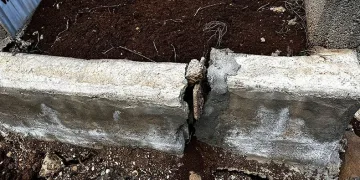 Bebek mezarlıklarında deprem sonrası hasar