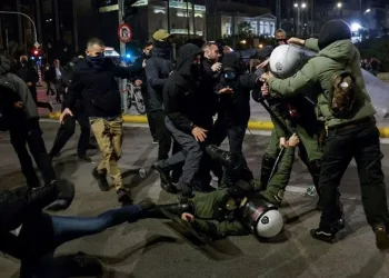 Yunanistan’da tansiyonlar yüksek