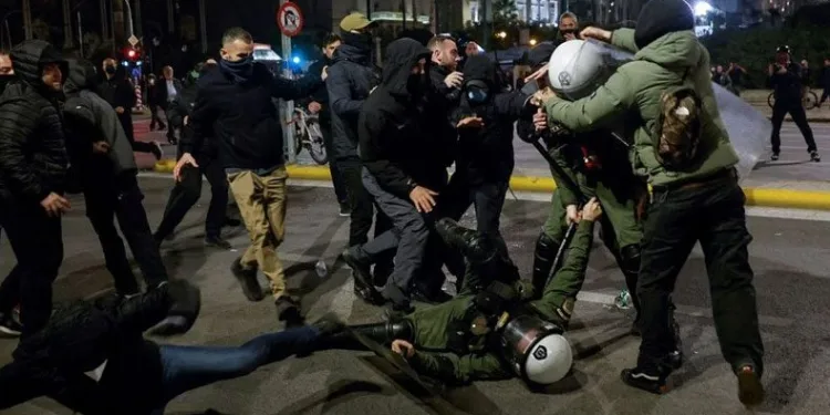 Yunanistan’da tansiyonlar yüksek