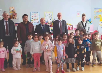 MEB daire başkanı okulları inceledi
