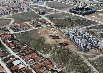 Milyonluk ve virane evler yan yana