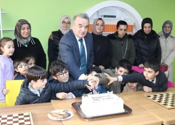Depremzede öğrencilerin okul ihtiyaçları giderildi
