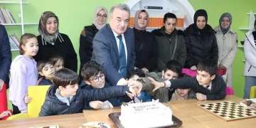 Depremzede öğrencilerin okul ihtiyaçları giderildi