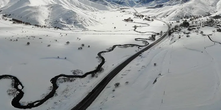 Güzeldere mendereslerinde kar güzelliği