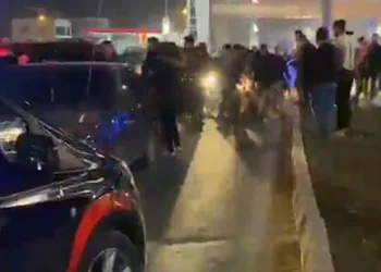 Trafikte yol verme kavgası