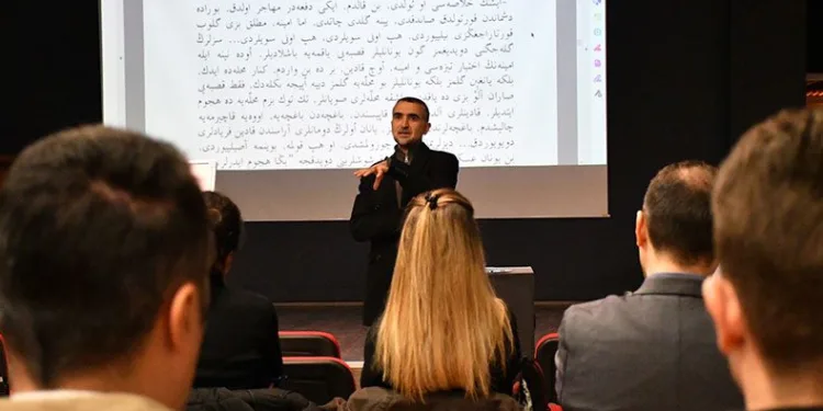 Müze personeline Osmanlıca dersi