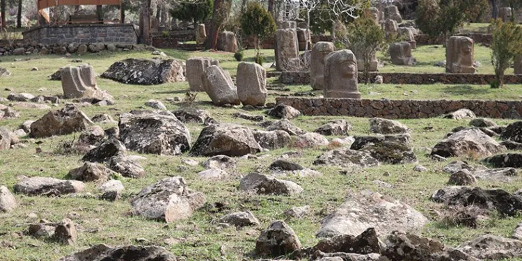Hitit heykelleri depremden hasarsız kurtuldu