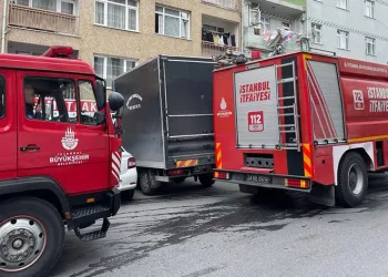 Üzerlerine tavan sıvası düştü