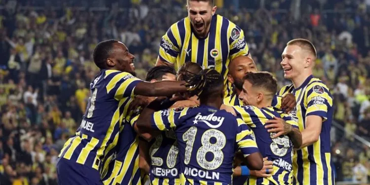 Fenerbahçe’nin, Sevilla maçı kamp kadrosu belli oldu