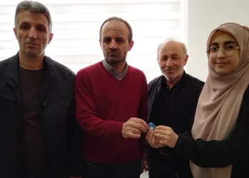Kazandığı altını depremzedeler bağışladı
