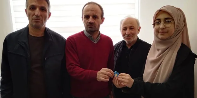 Kazandığı altını depremzedeler bağışladı