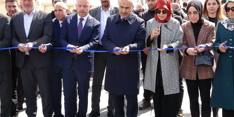Kadınlardan depremzedeler için anlamlı hareket