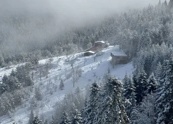 Kastamonu’nun yüksek kesimleri beyaza büründü
