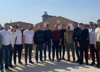 Deprem bölgesine çocuk oyun parkları