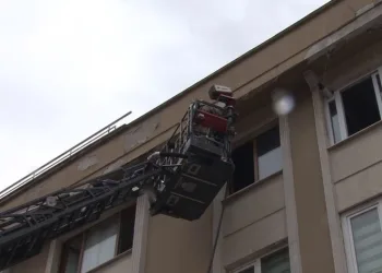 Ümraniye’de apartman yangını