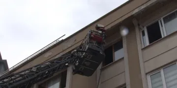 Ümraniye’de apartman yangını