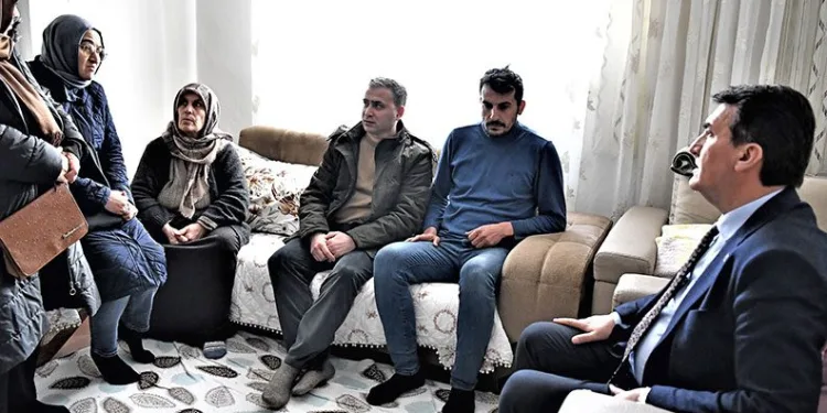 Başkan Dündar depremzedeleri yalnız bırakmıyor