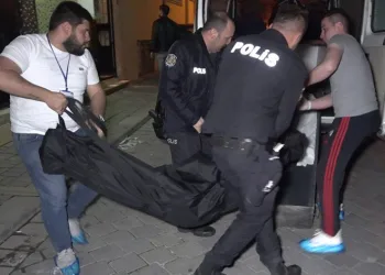 Kocasını göğsünden ve karnından bıçakladı