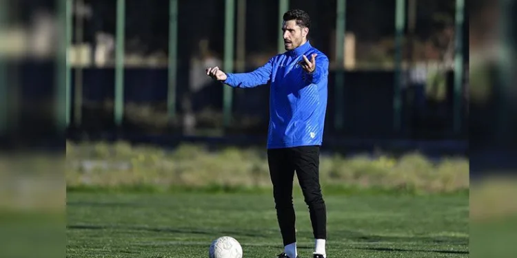 Özer Hurmacı sahaya indi